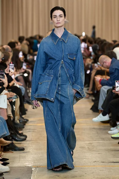 Look 4